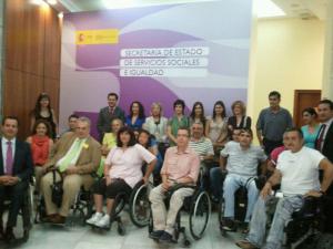 Miembrso de la Fundación para la Recuperación del Lesionado Medular y de ASPAYM Madrid a la presentación del libro